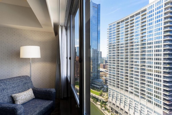 Holiday Inn - Chicago Dwtn - Wolf Point, an IHG Hotel image 16